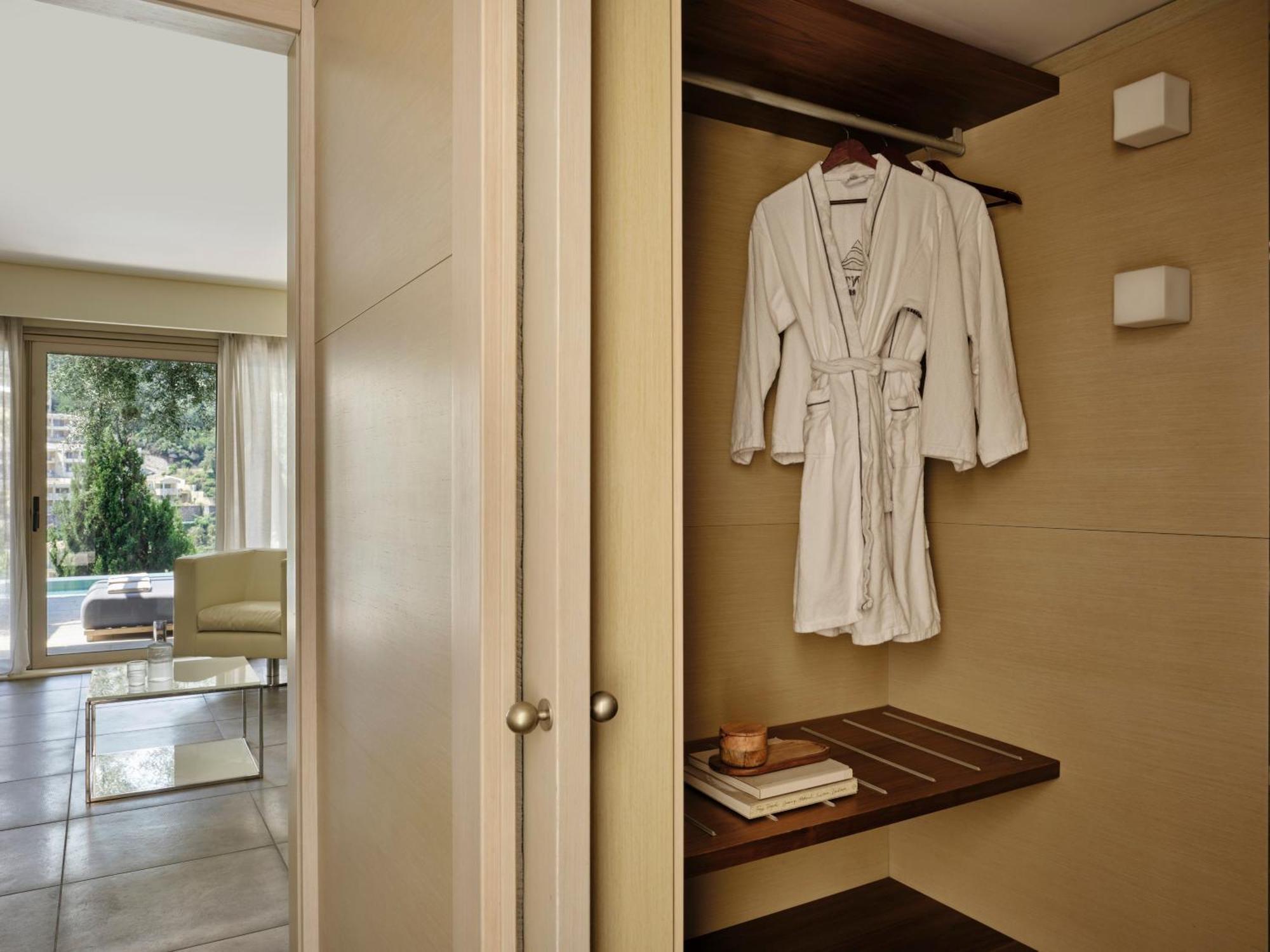 Deluxe Double Suite Sea View Private Pool