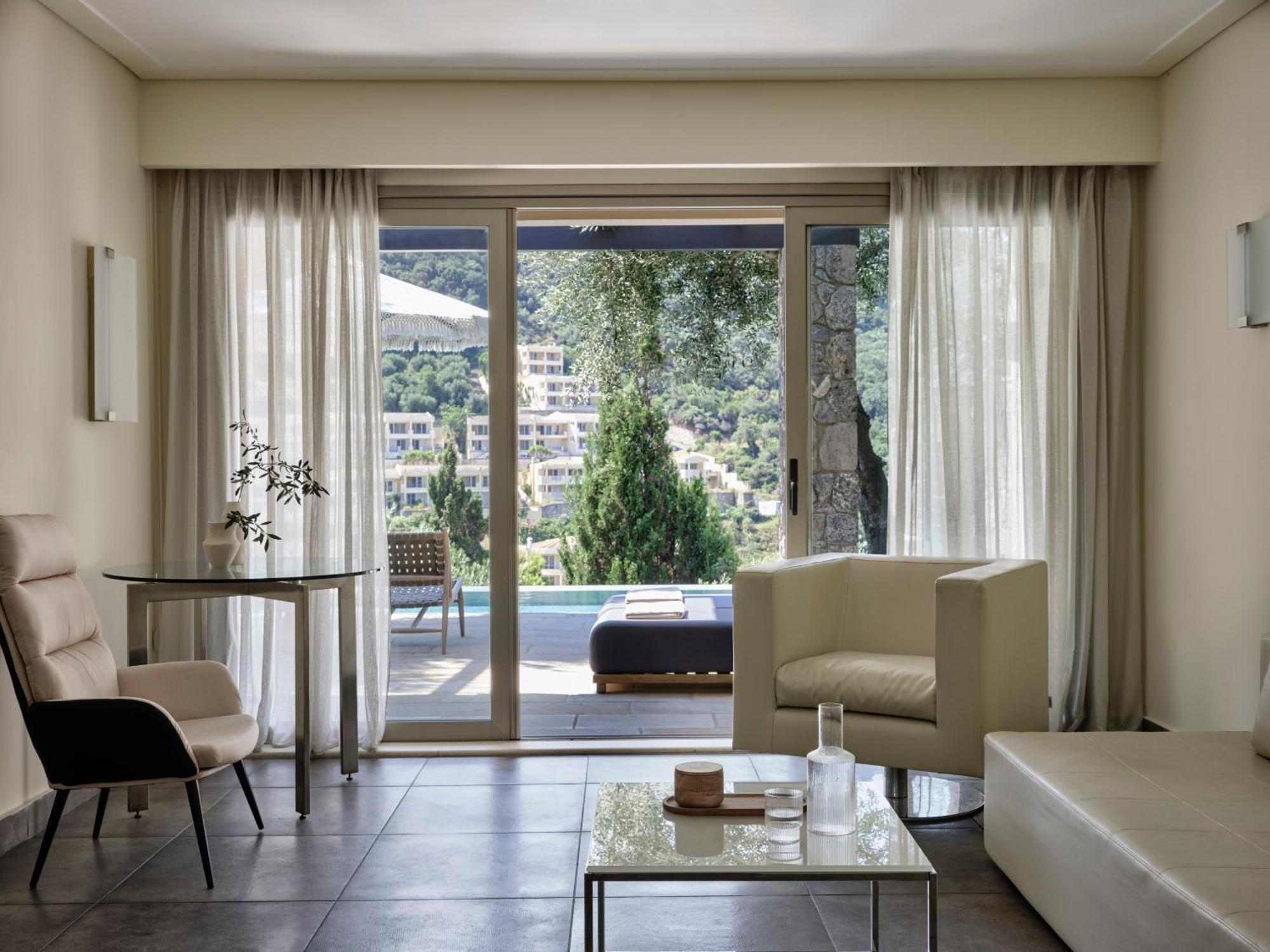 Deluxe Double Suite Sea View Private Pool
